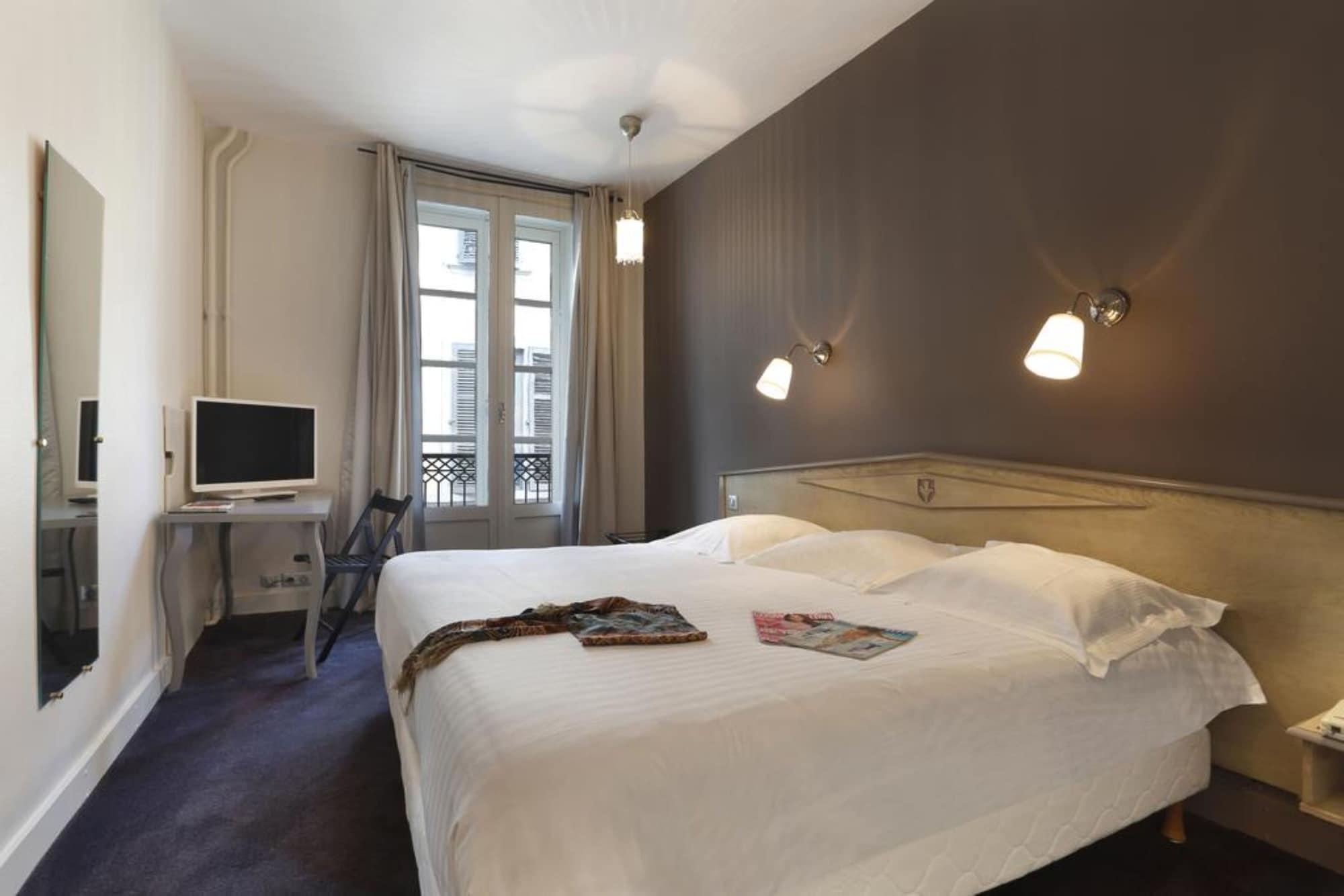 Hotel Le Roncevaux โป ภายนอก รูปภาพ