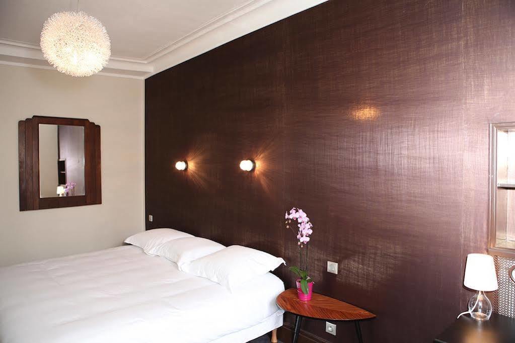 Hotel Le Roncevaux โป ภายนอก รูปภาพ